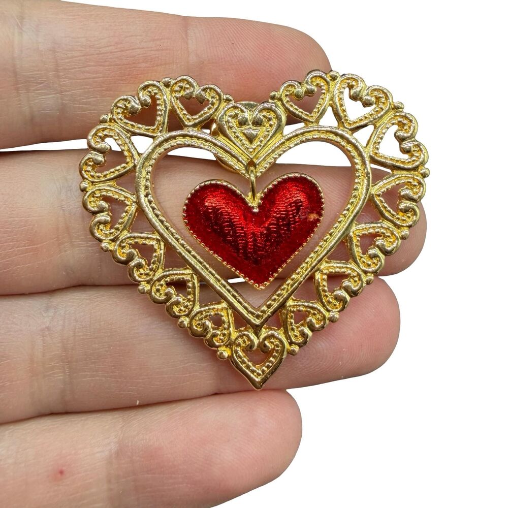 Vintage Jewelry Heart brooch with dangling charm pin